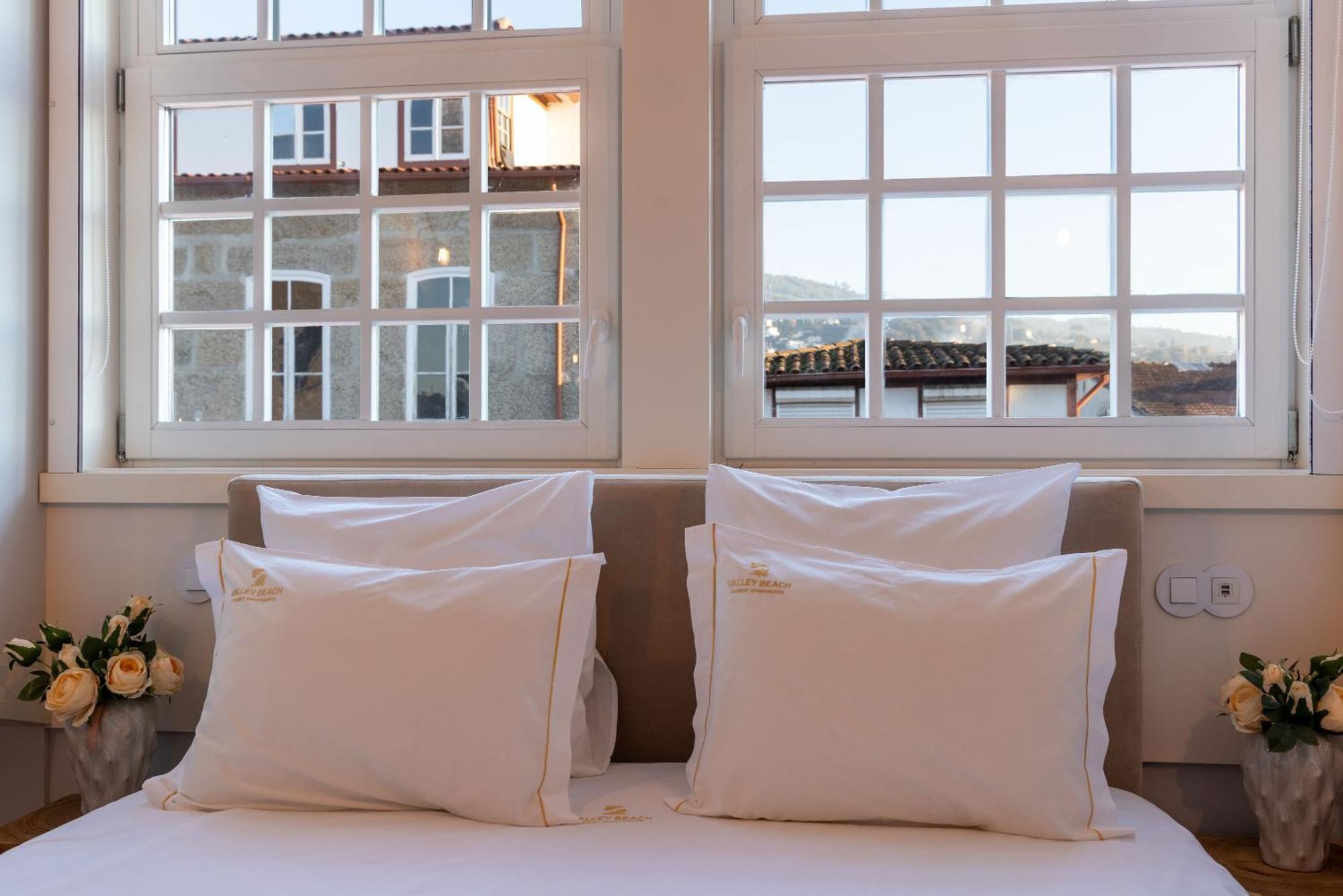 Aparthotel Largo Da Oliveira Guimarães Стая снимка