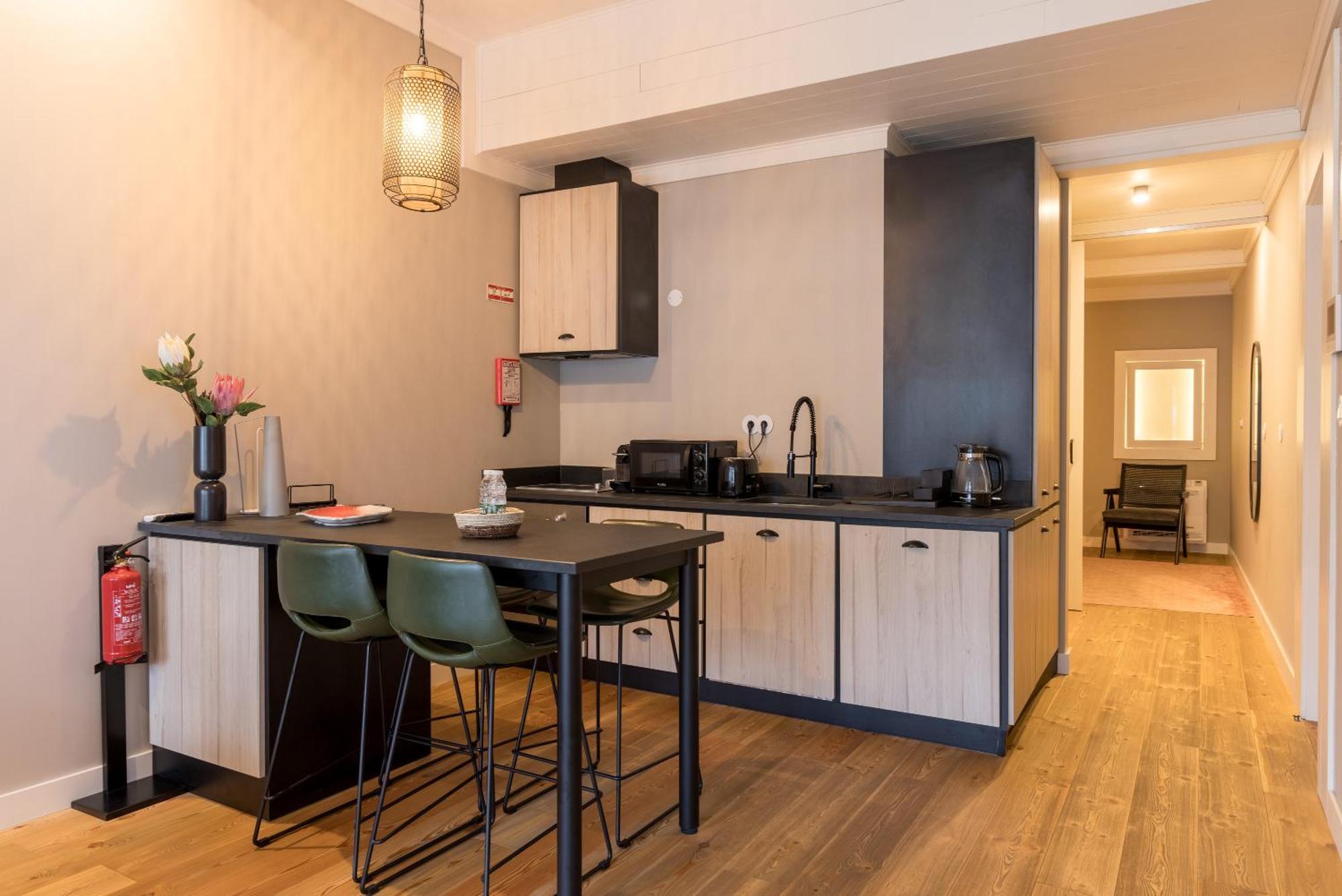 Aparthotel Largo Da Oliveira Guimarães Стая снимка