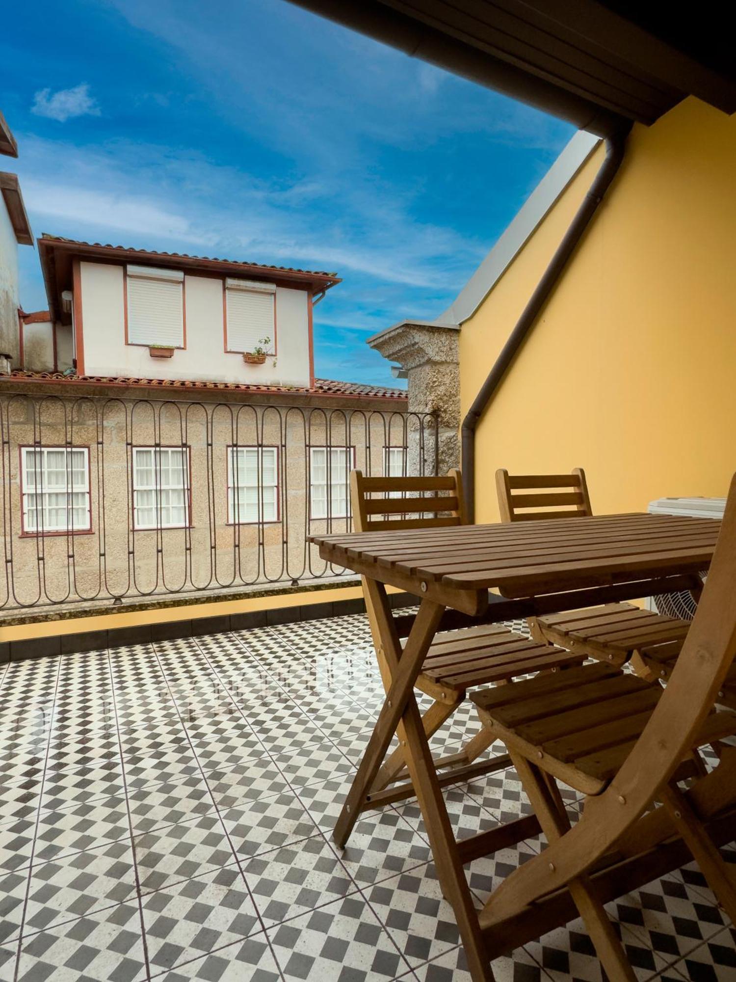Aparthotel Largo Da Oliveira Guimarães Екстериор снимка