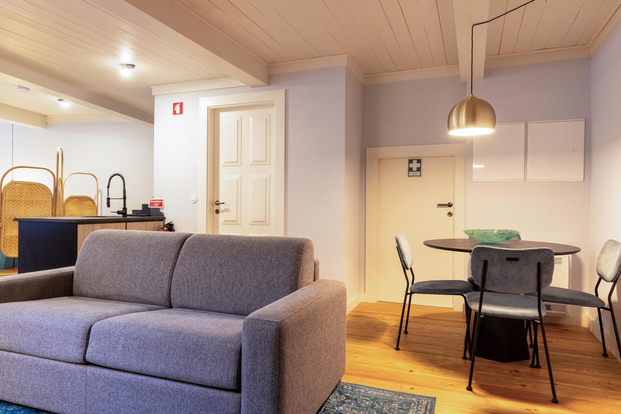 Aparthotel Largo Da Oliveira Guimarães Стая снимка